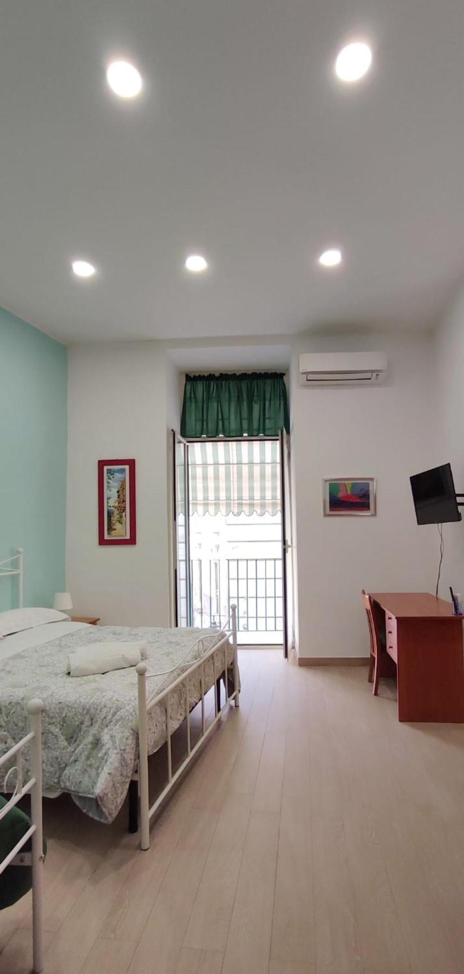 Casa Vacanze Napoli Centro Carmen & Sara Екстер'єр фото