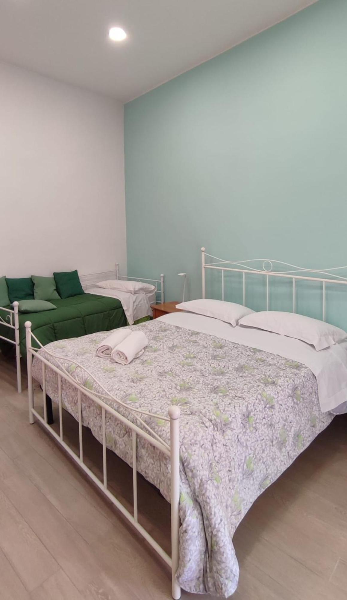 Casa Vacanze Napoli Centro Carmen & Sara Екстер'єр фото